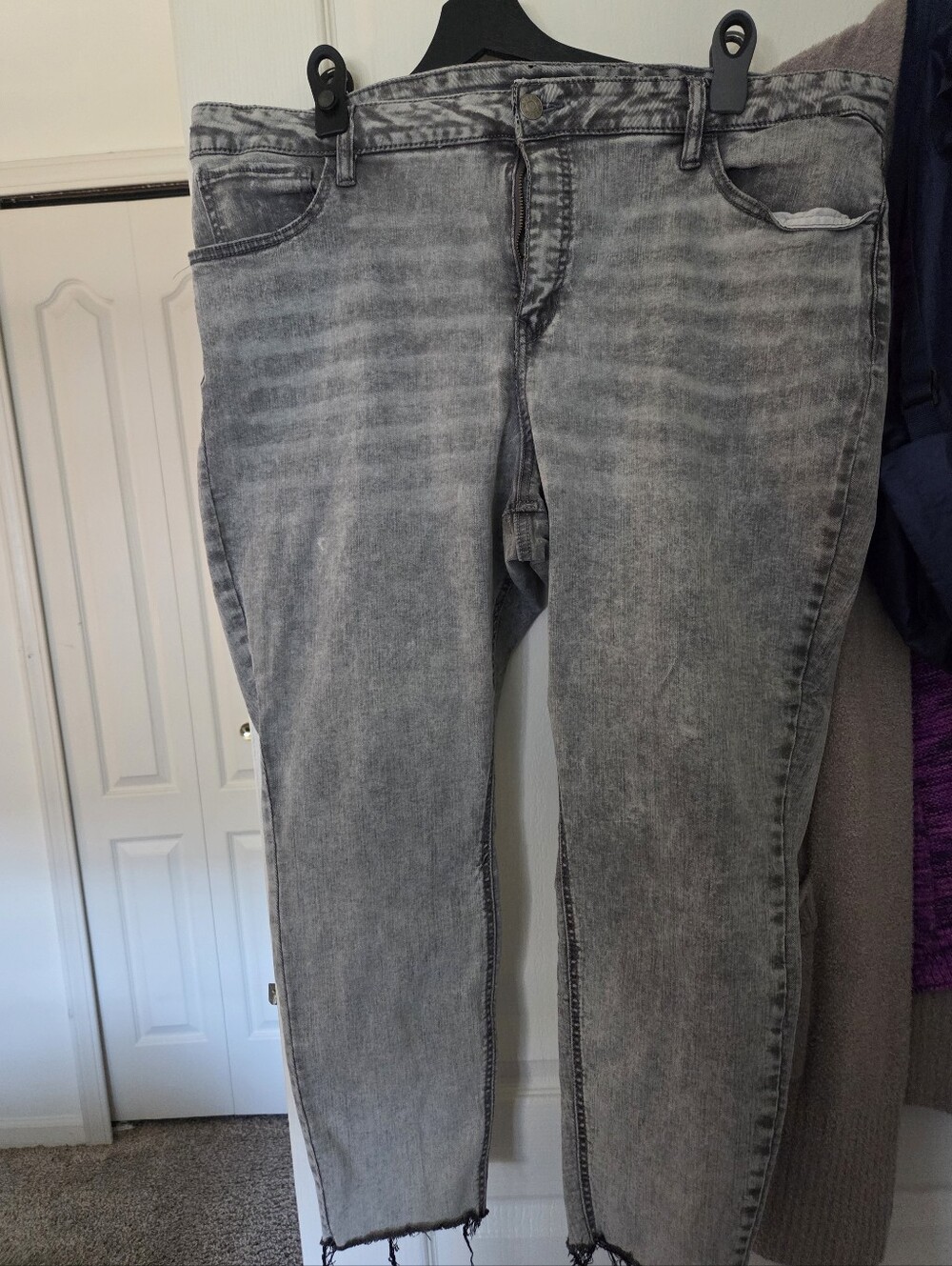 Ava & Viv Grey Washed Cropped Jeans